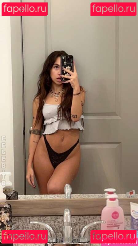 Laine Farrell Nude Onlyfans Photo 8