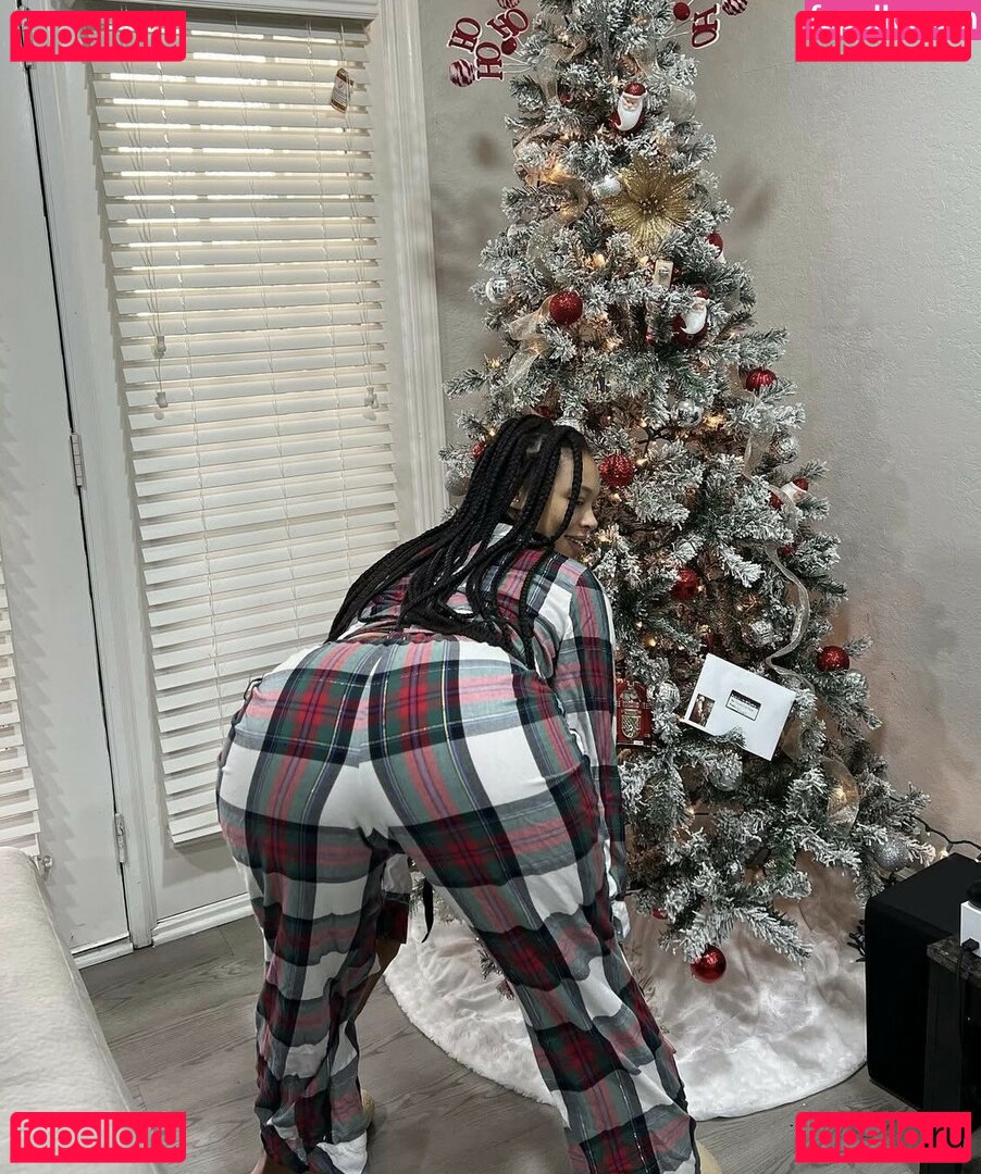 YummieYemaya Nude Onlyfans Photo 8