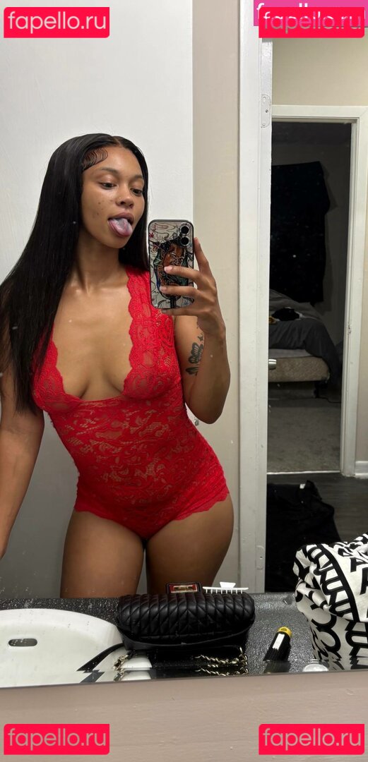 YummieYemaya Nude Onlyfans Photo 5