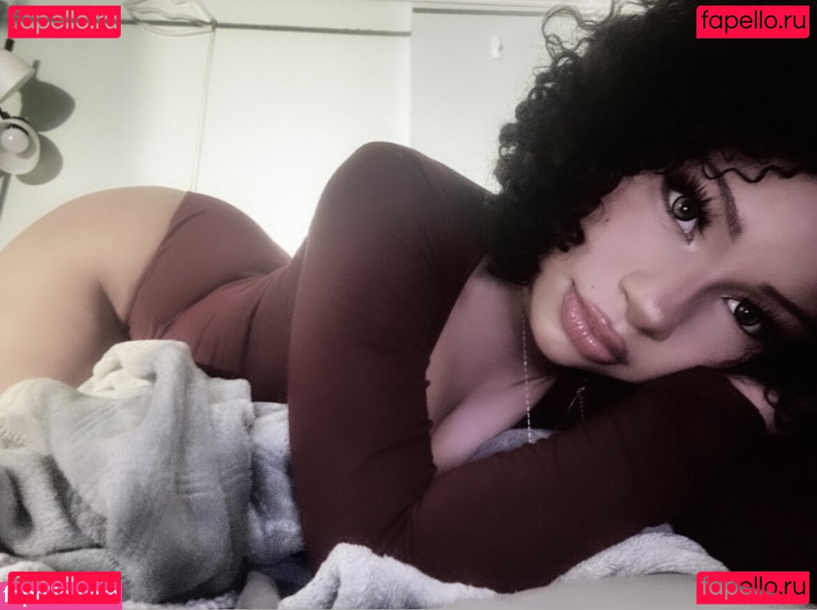 Ressonancee Nude Onlyfans Photo 17