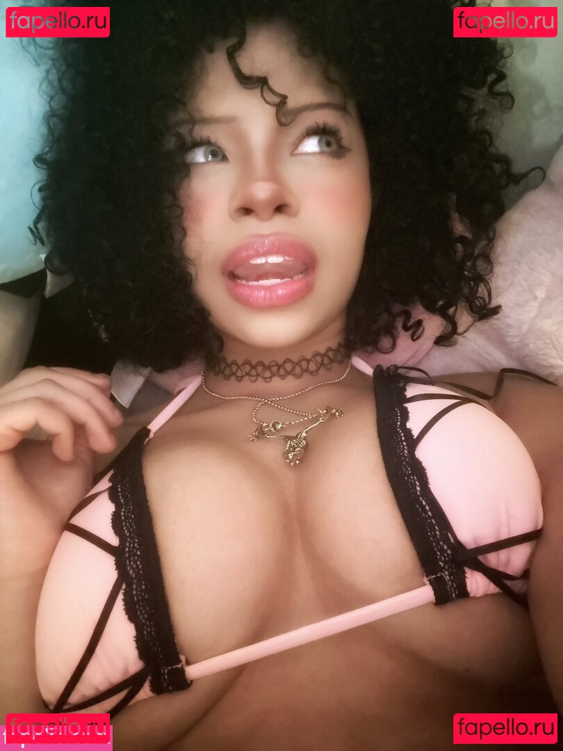 Ressonancee Nude Onlyfans Photo 8