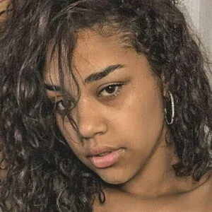 YellaSlimThick Onlyfans Photo Gallery 