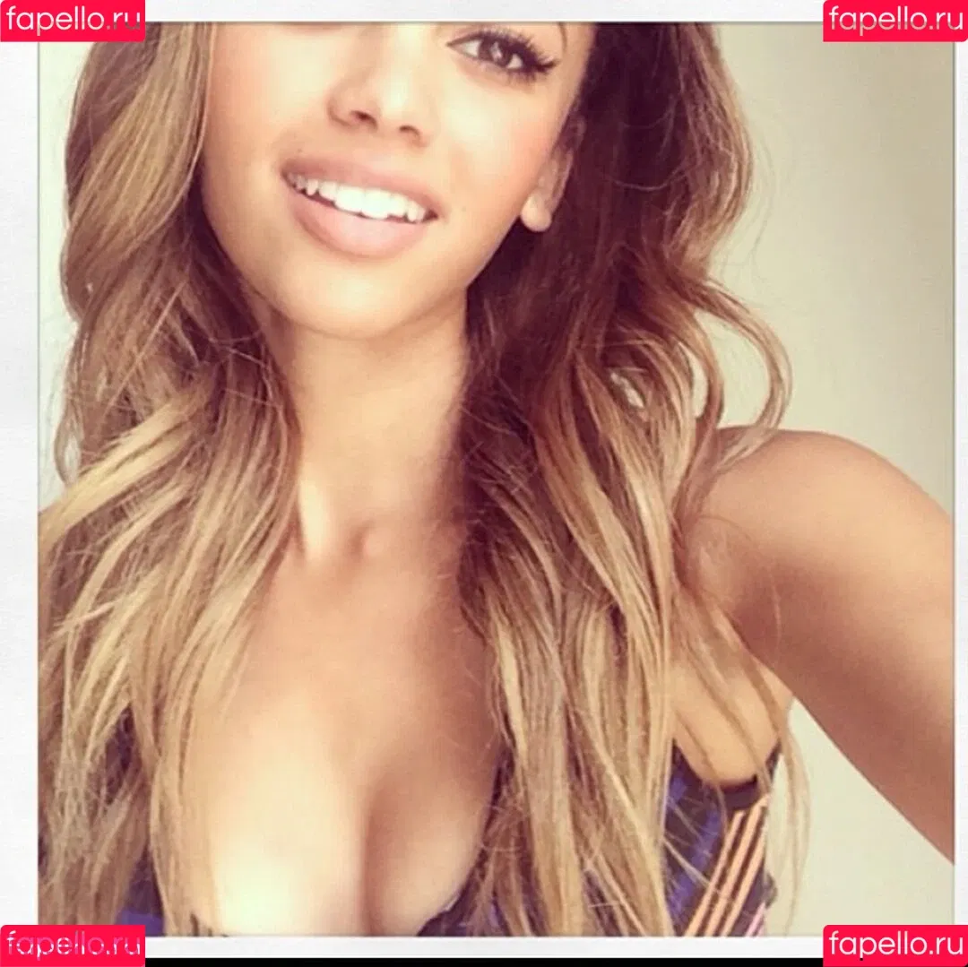 Vanessa Morgan Onlyfans Photo Gallery 