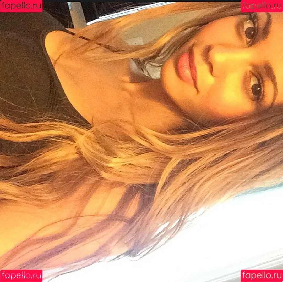 Vanessa Morgan Onlyfans Photo Gallery 
