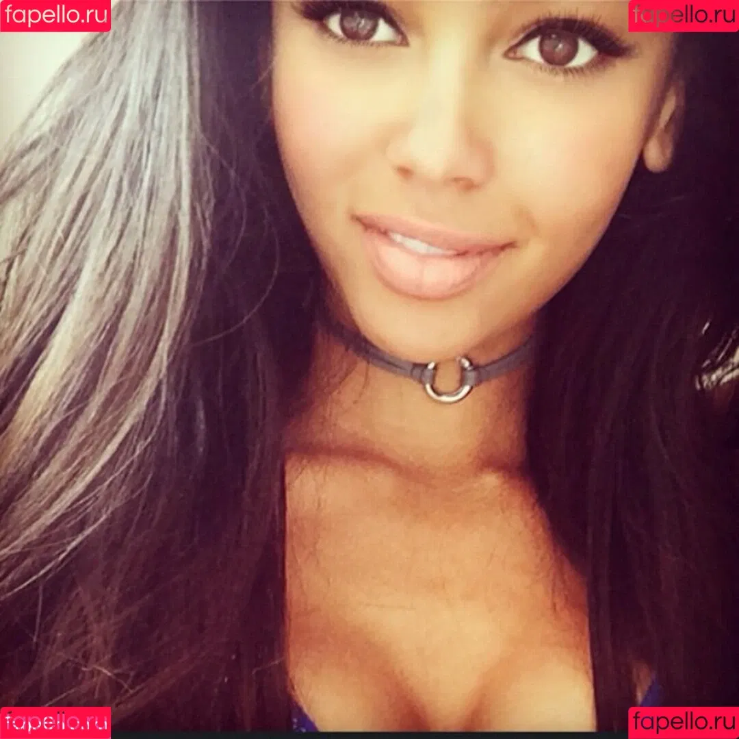 Vanessa Morgan Onlyfans Photo Gallery 