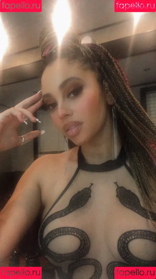 Vanessa Morgan Onlyfans Photo Gallery 