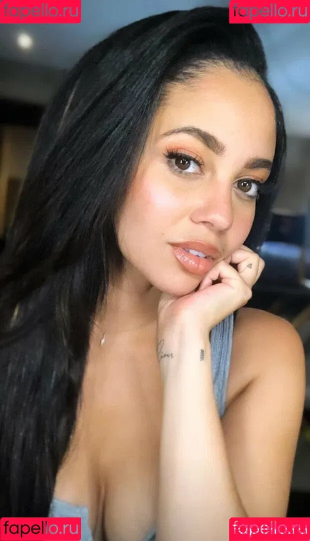 Vanessa Morgan Onlyfans Photo Gallery 
