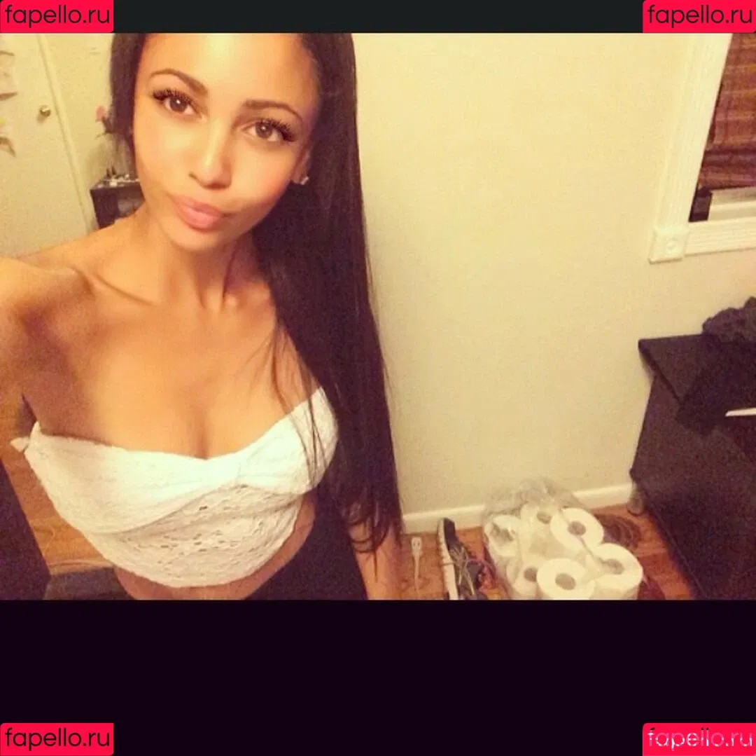 Vanessa Morgan Onlyfans Photo Gallery 