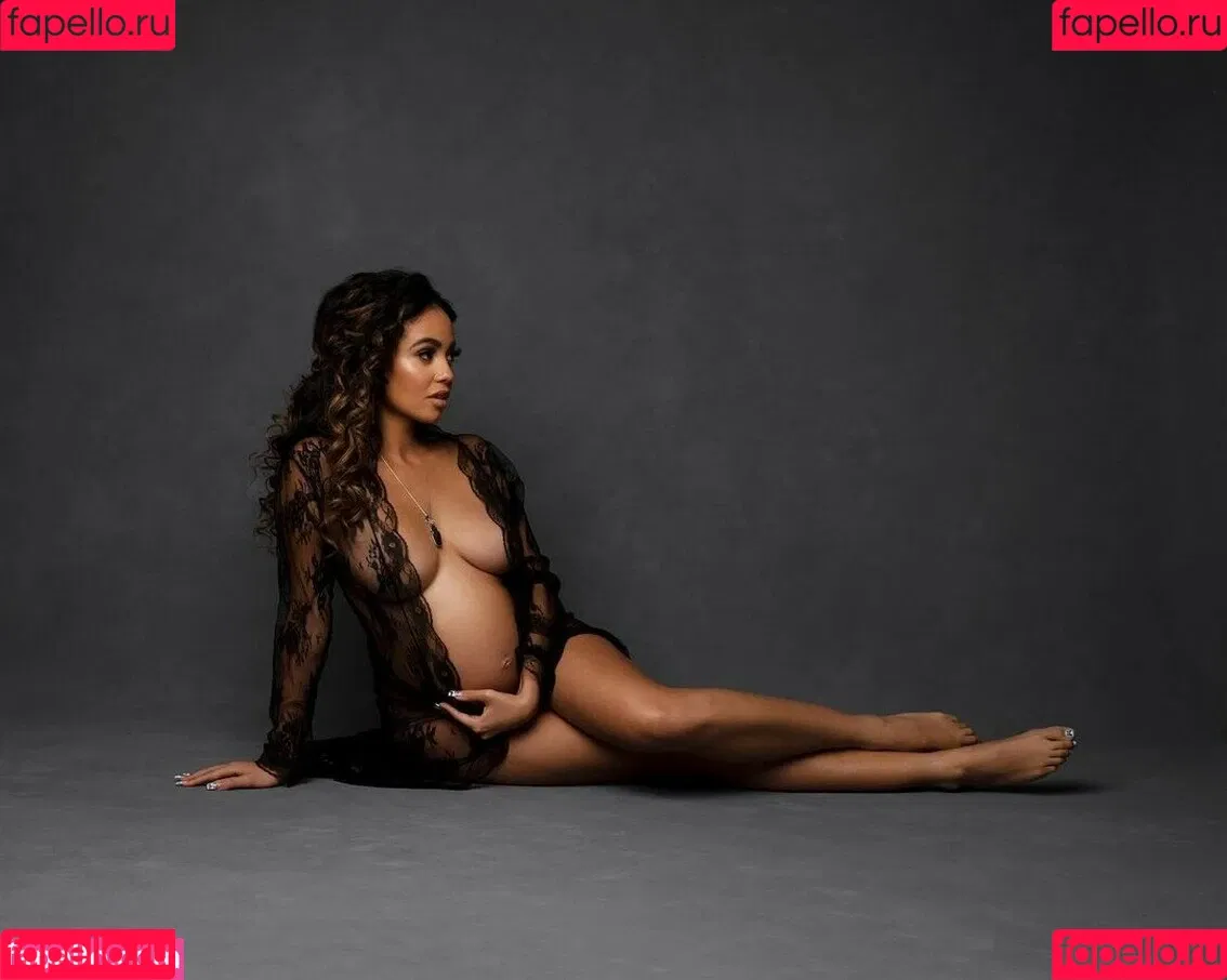 Vanessa Morgan Onlyfans Photo Gallery 