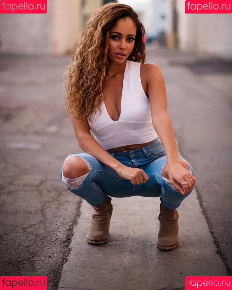 Vanessa Morgan Onlyfans Photo Gallery 