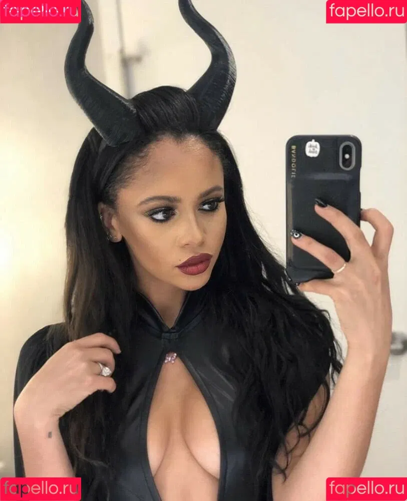 Vanessa Morgan Onlyfans Photo Gallery 