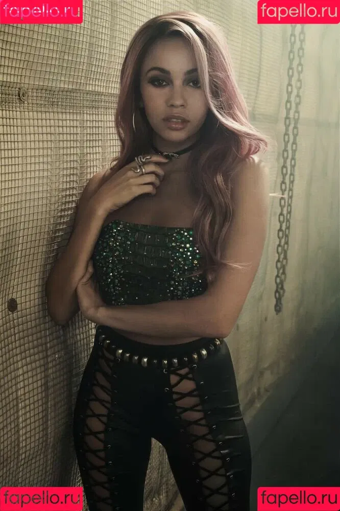 Vanessa Morgan Onlyfans Photo Gallery 