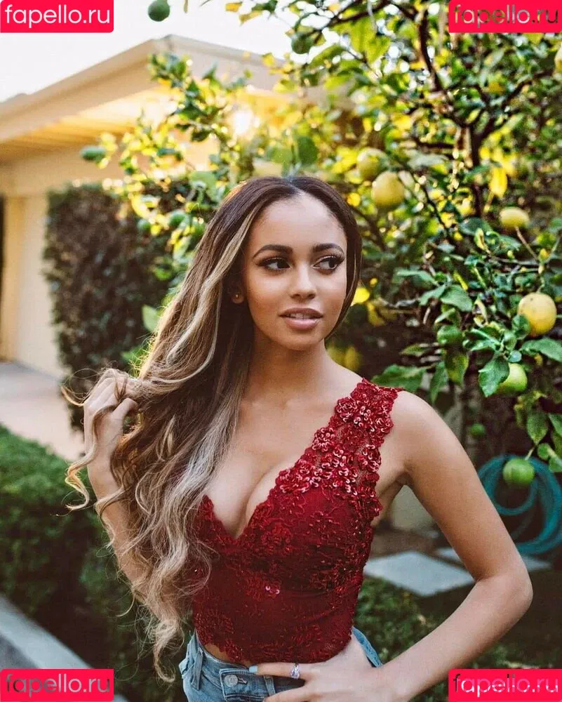 Vanessa Morgan Onlyfans Photo Gallery 