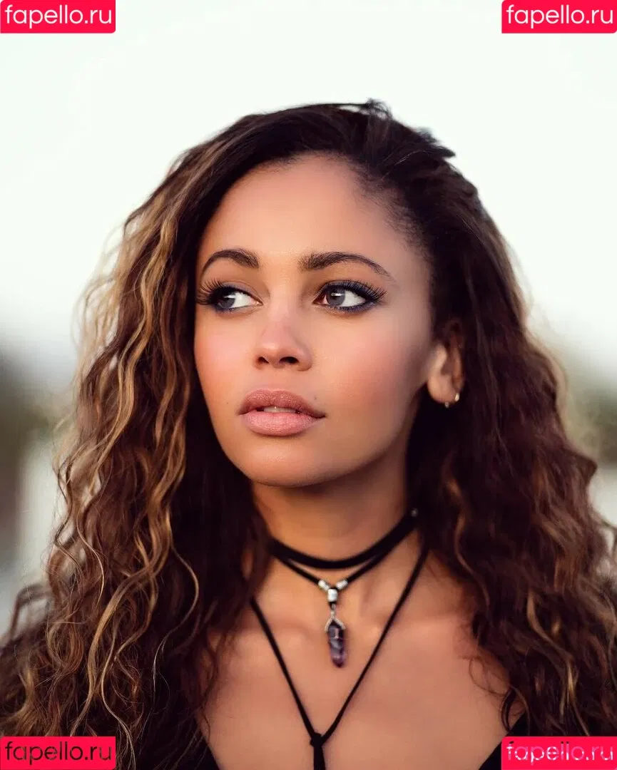Vanessa Morgan Onlyfans Photo Gallery 