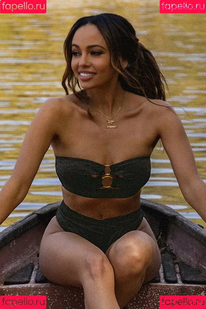 Vanessa Morgan Onlyfans Photo Gallery 