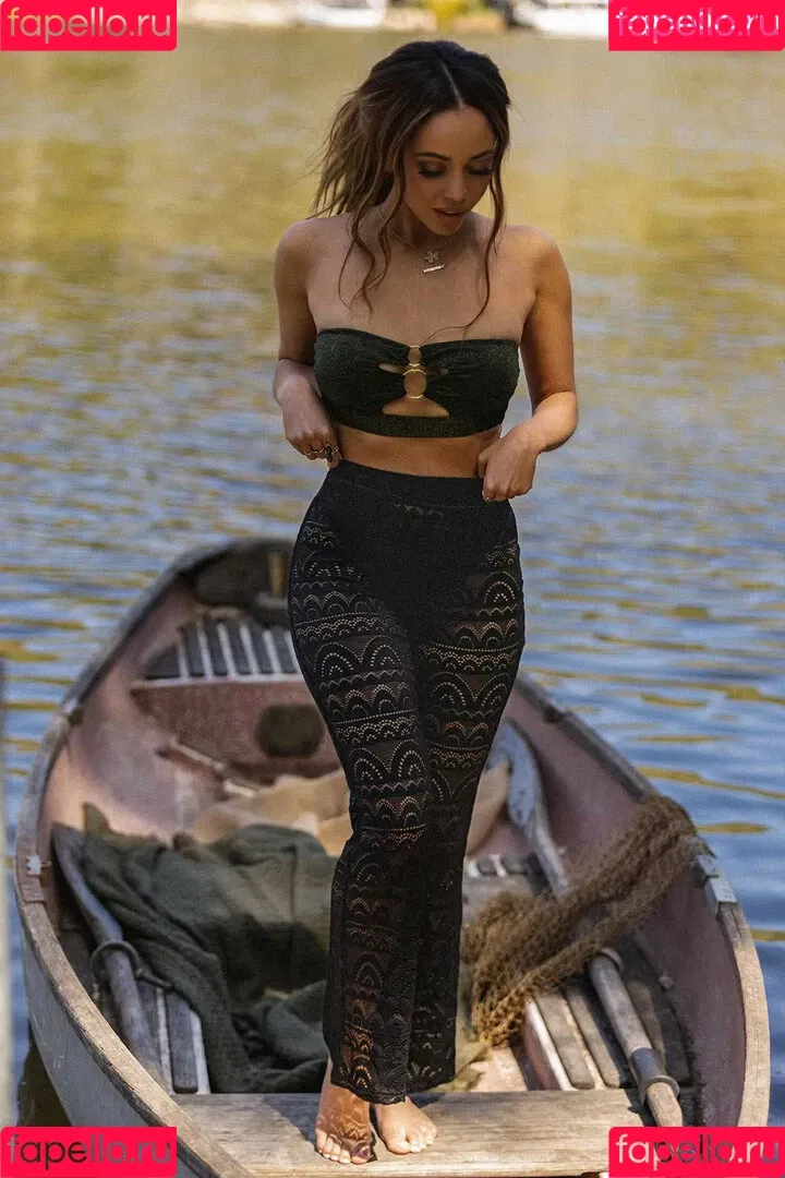 Vanessa Morgan Onlyfans Photo Gallery 