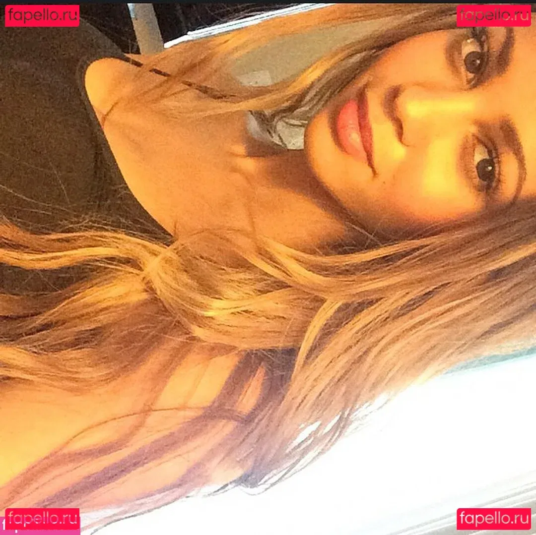 Vanessa Morgan Onlyfans Photo Gallery 