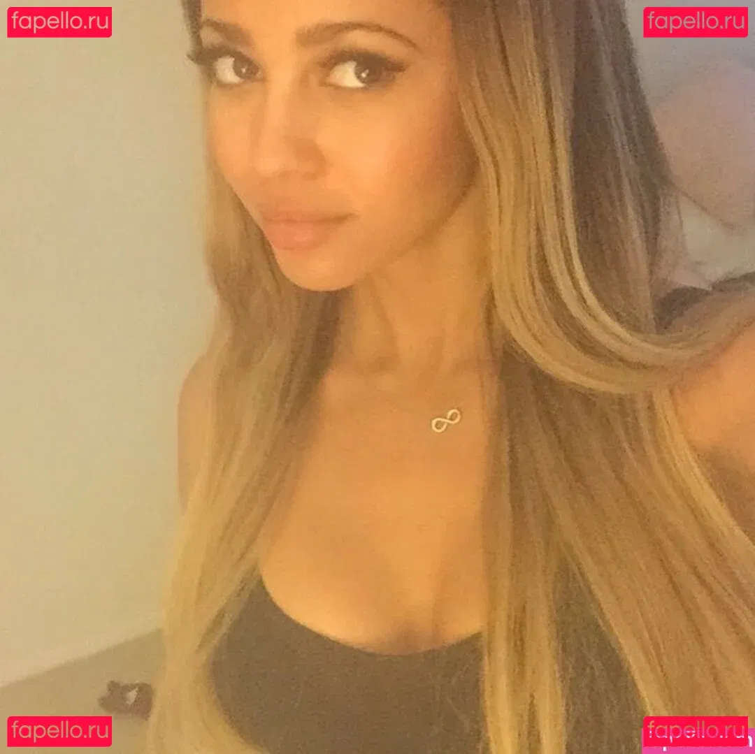 Vanessa Morgan Onlyfans Photo Gallery 