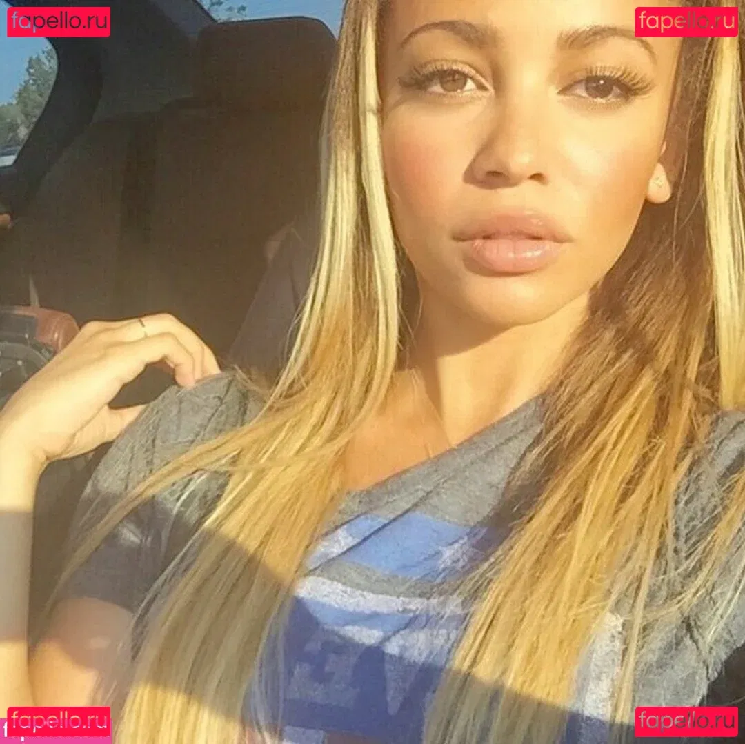 Vanessa Morgan Onlyfans Photo Gallery 