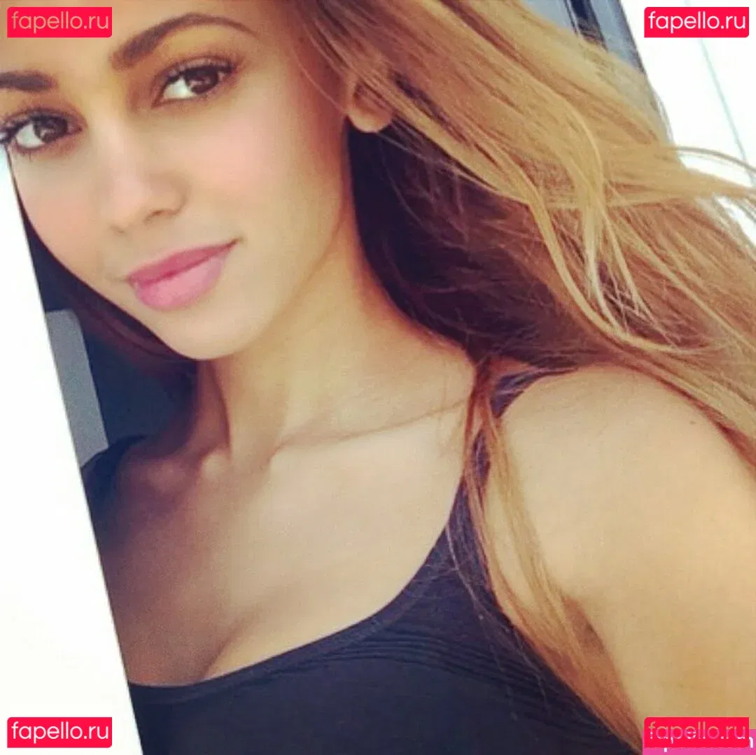 Vanessa Morgan Onlyfans Photo Gallery 