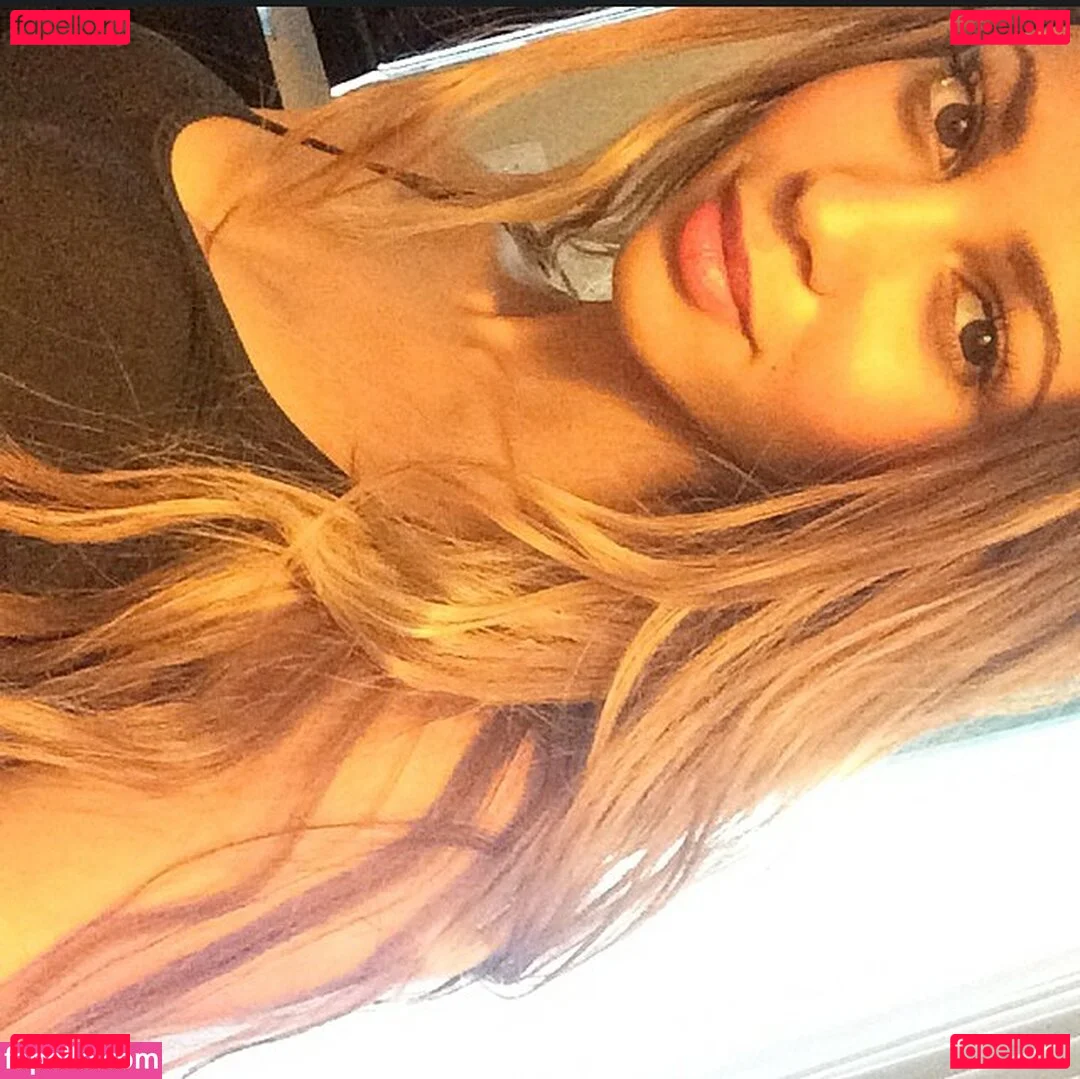 Vanessa Morgan Onlyfans Photo Gallery 