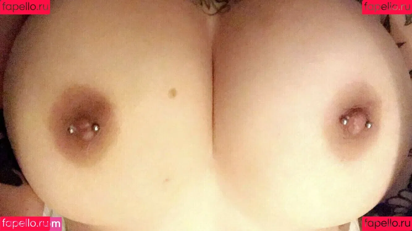 lLouLou Onlyfans Photo Gallery 