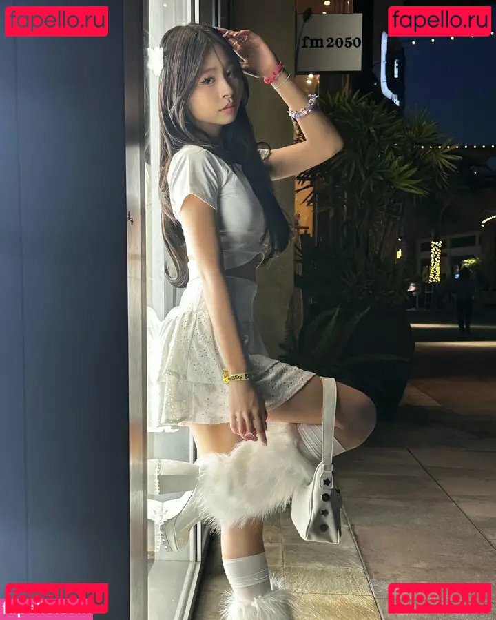 Amelia Wu Nude Onlyfans Photo 4