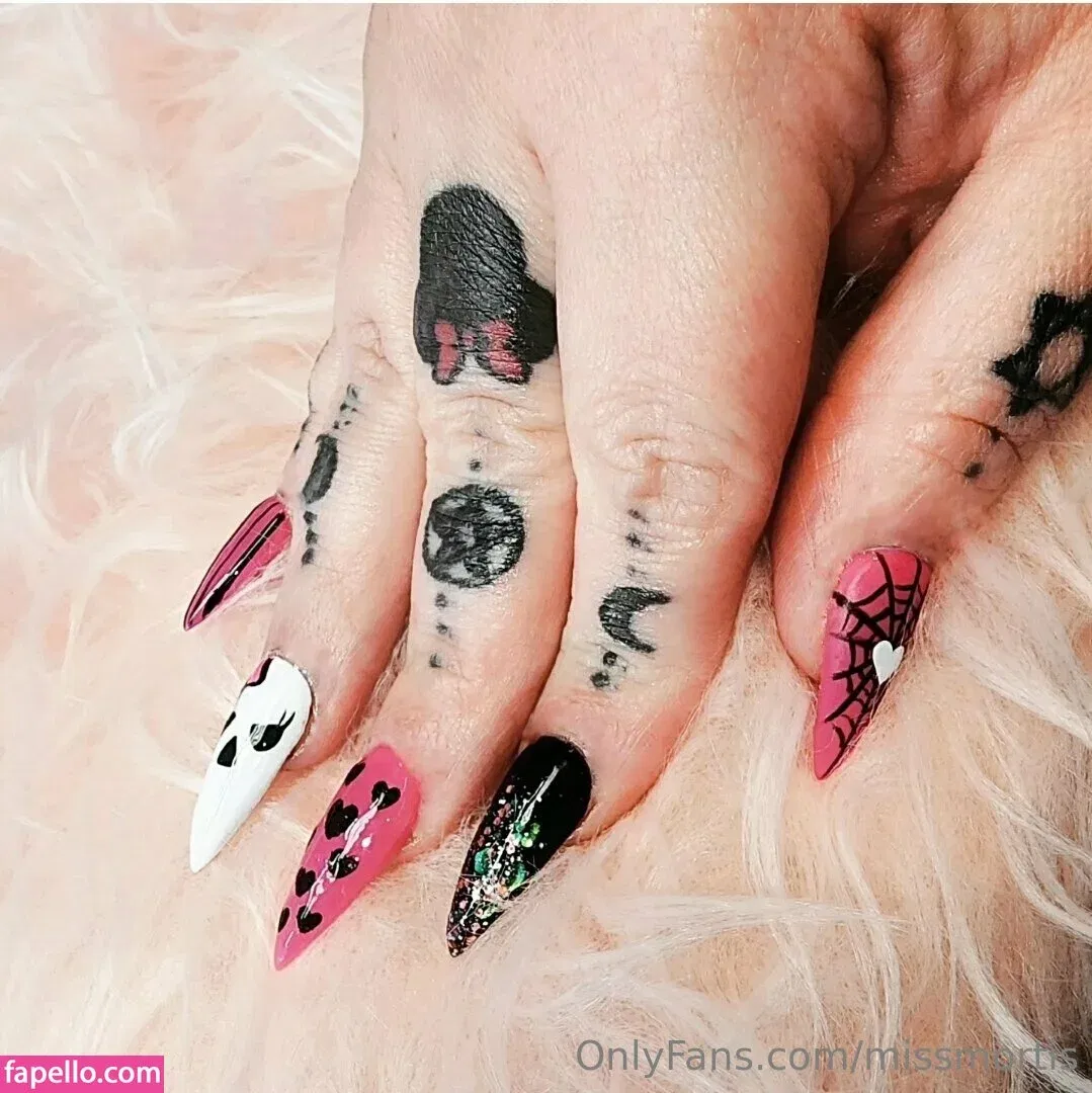 missmortis Onlyfans Photo Gallery 