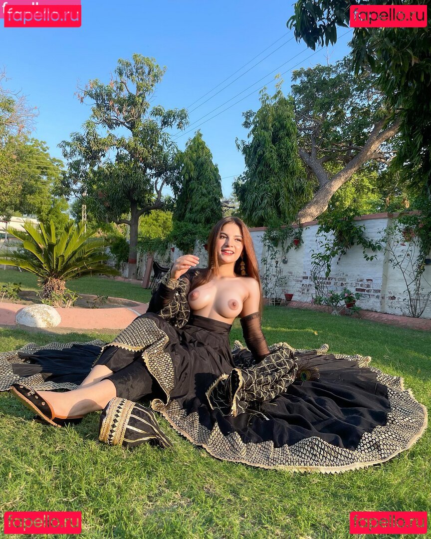 Dananeer Mobeen Nude Onlyfans Photo 49