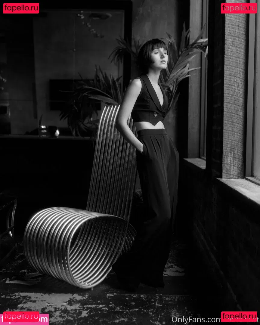 zoecwest Onlyfans Photo Gallery 