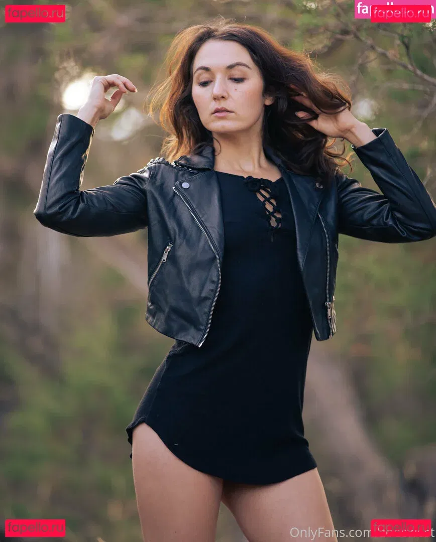 zoecwest Onlyfans Photo Gallery 