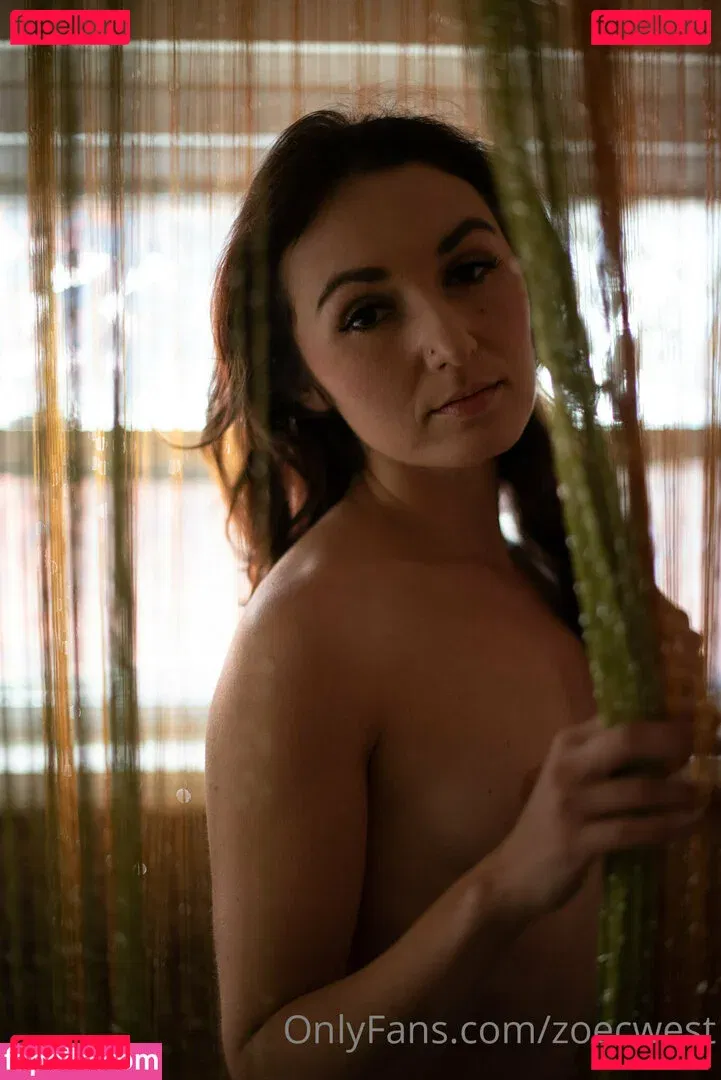 zoecwest Onlyfans Photo Gallery 
