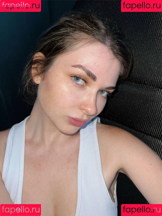 Ahrinyan Onlyfans Photo Gallery 