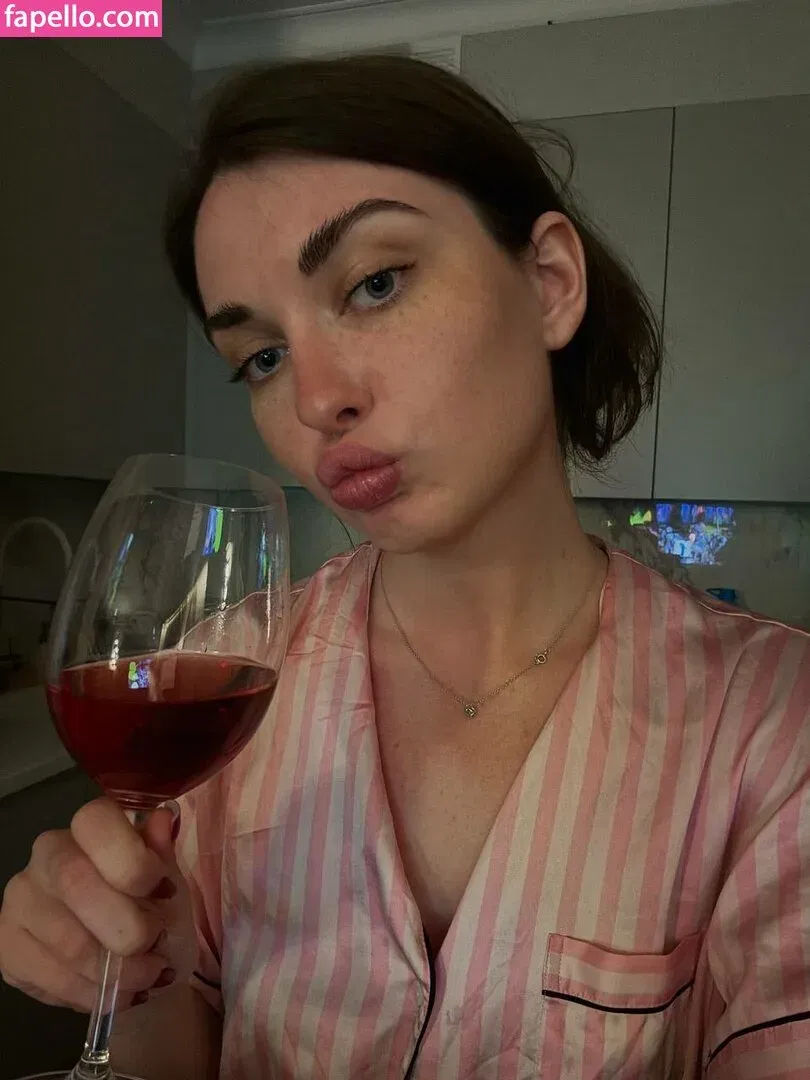 Ahrinyan Onlyfans Photo Gallery 