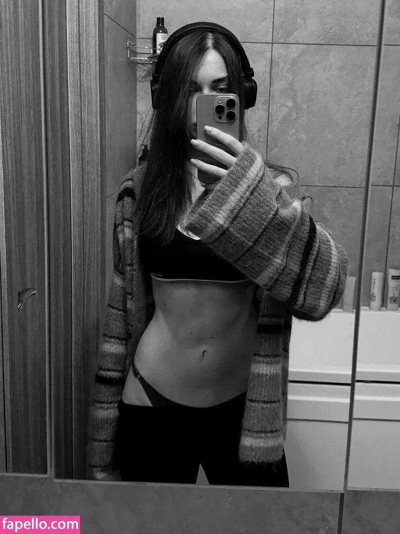 Ahrinyan Onlyfans Photo Gallery 