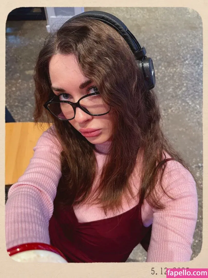 Ahrinyan Onlyfans Photo Gallery 