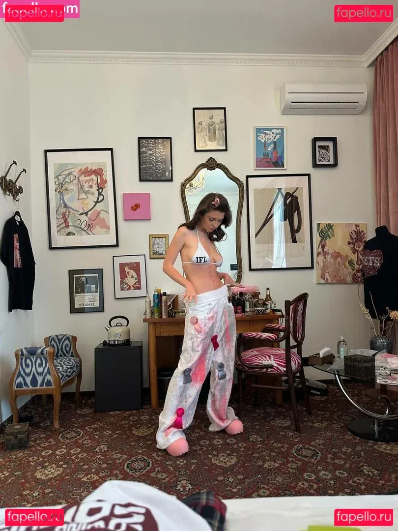 Ahrinyan Onlyfans Photo Gallery 