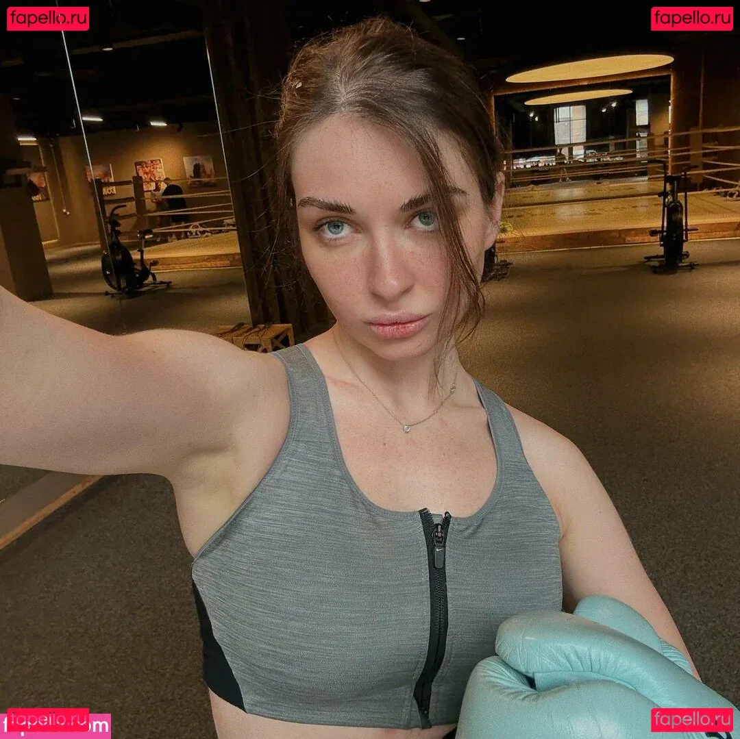 Ahrinyan Onlyfans Photo Gallery 