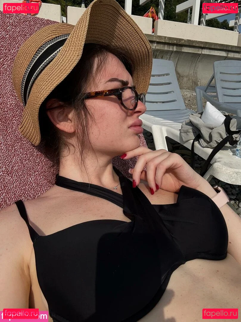 Ahrinyan Onlyfans Photo Gallery 