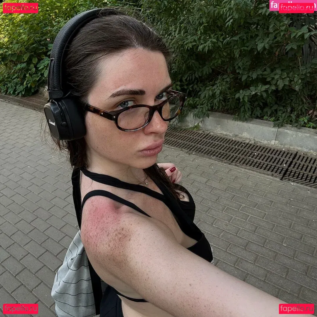 Ahrinyan Onlyfans Photo Gallery 