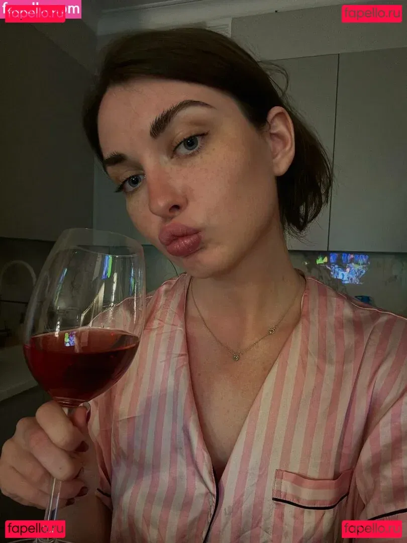 Ahrinyan Onlyfans Photo Gallery 