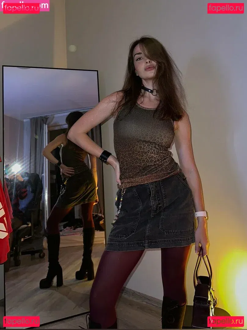 Ahrinyan Onlyfans Photo Gallery 