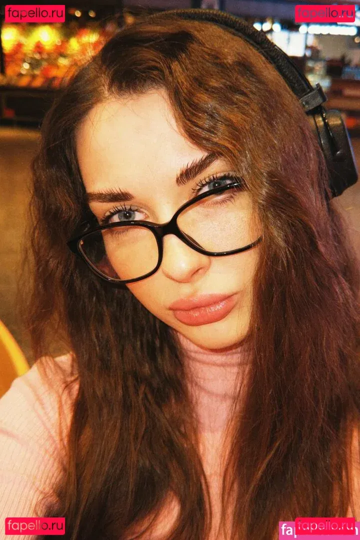 Ahrinyan Onlyfans Photo Gallery 