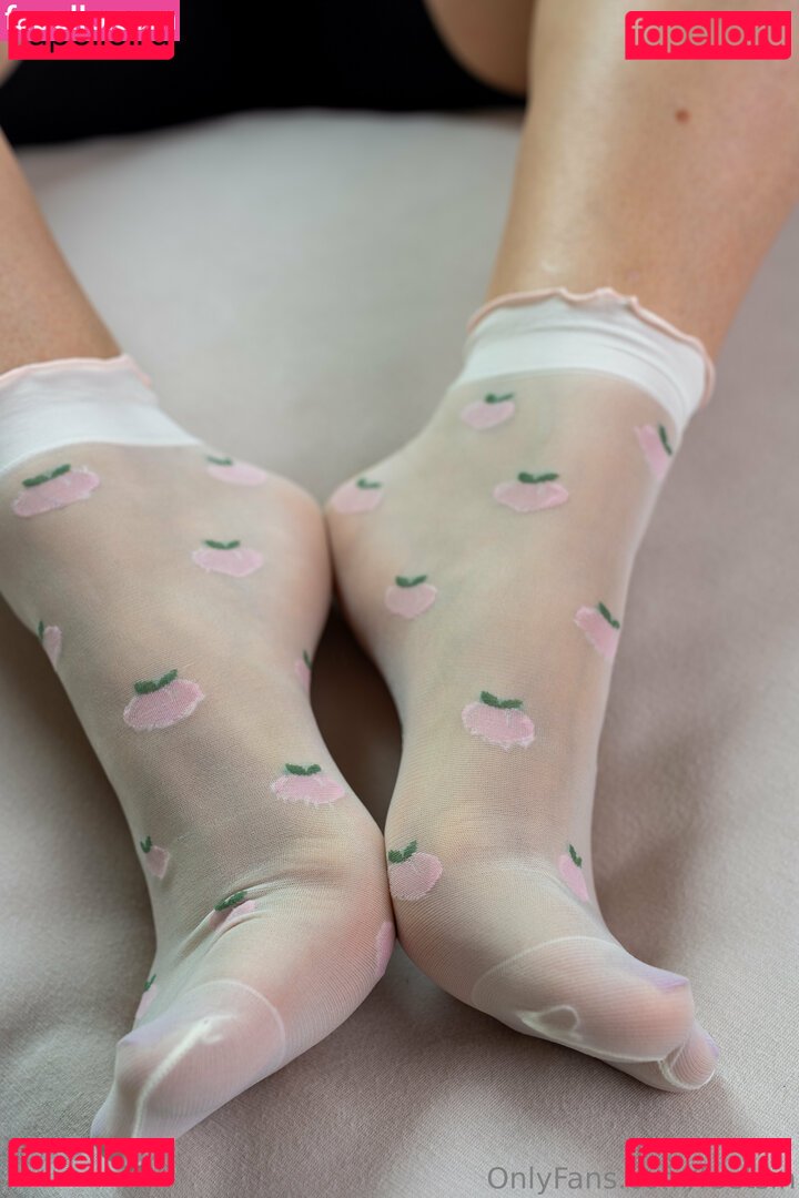 feetsin Nude Onlyfans Photo 32