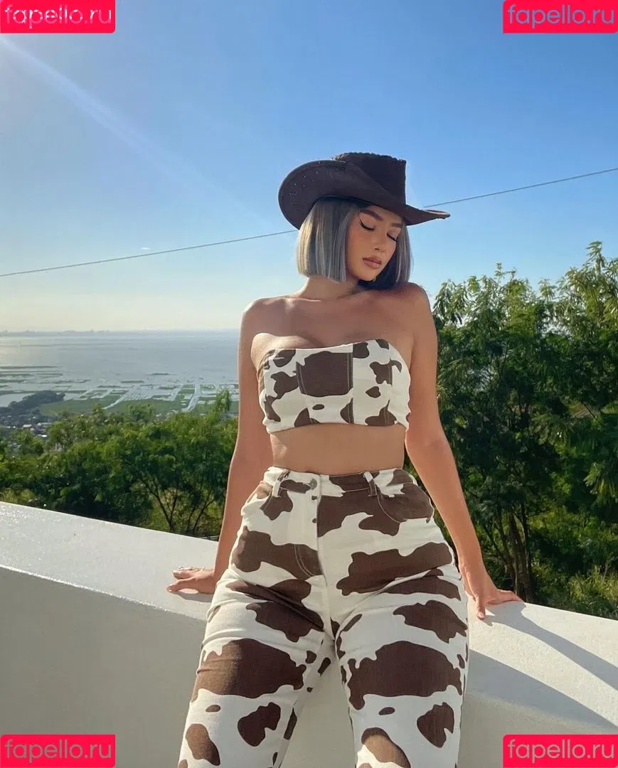 nikahigashionna Onlyfans Photo Gallery 