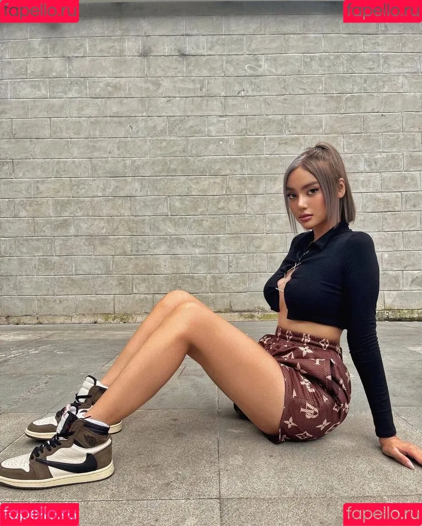 nikahigashionna Onlyfans Photo Gallery 