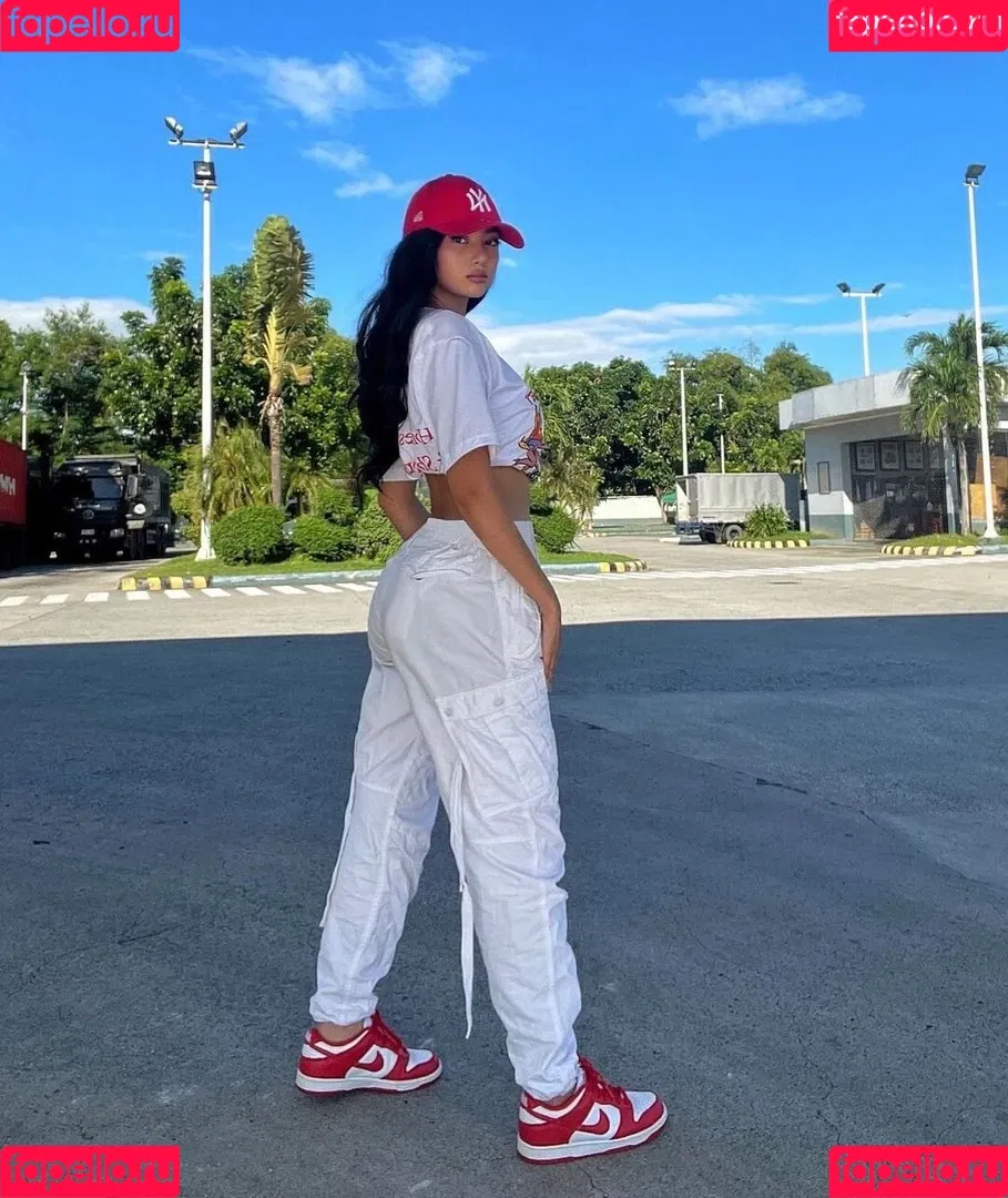 nikahigashionna Onlyfans Photo Gallery 