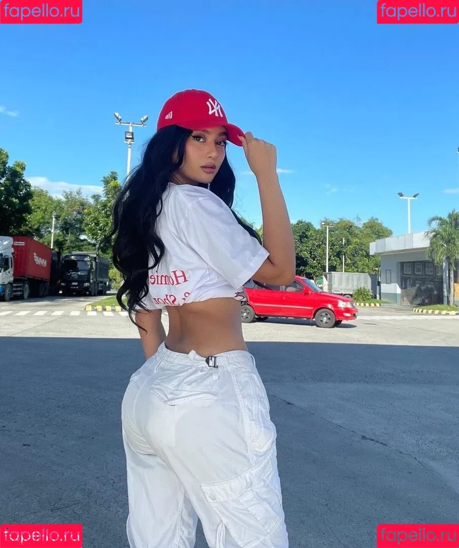 nikahigashionna Onlyfans Photo Gallery 
