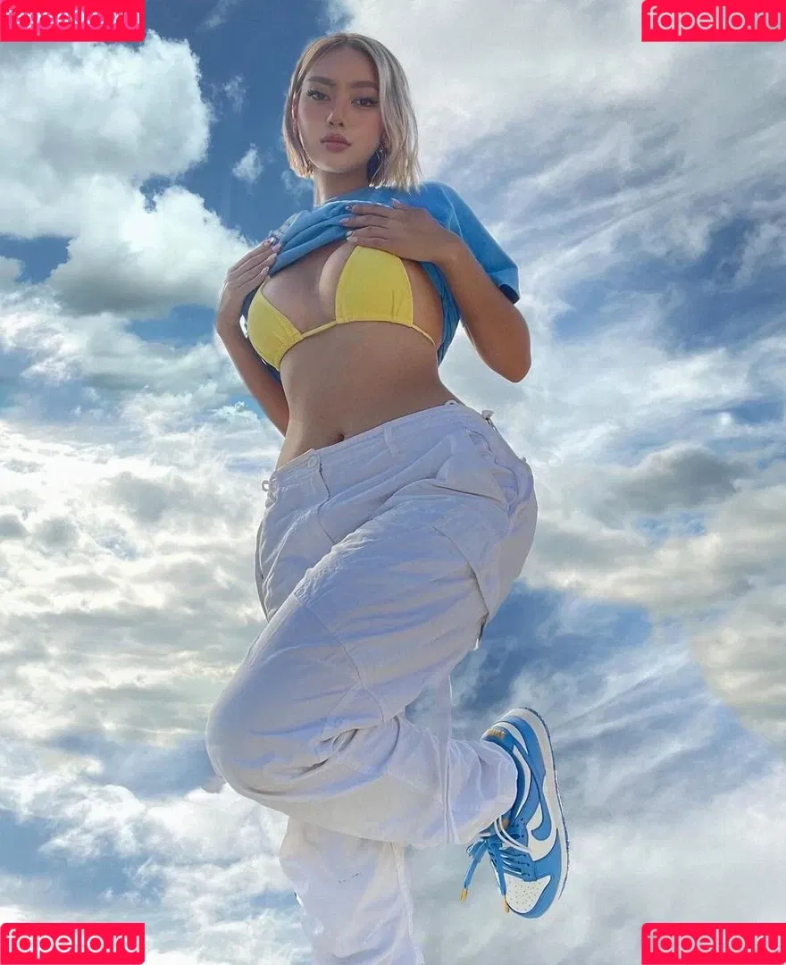 nikahigashionna Onlyfans Photo Gallery 