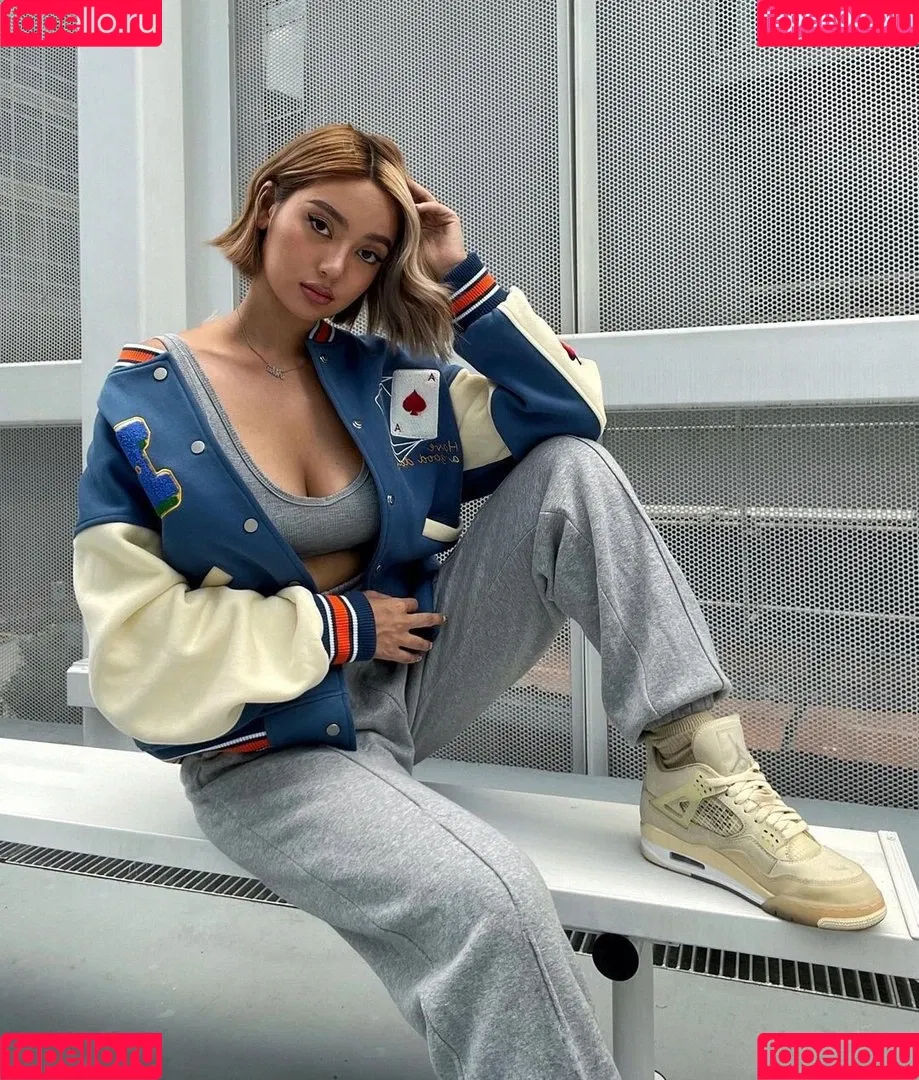 nikahigashionna Onlyfans Photo Gallery 
